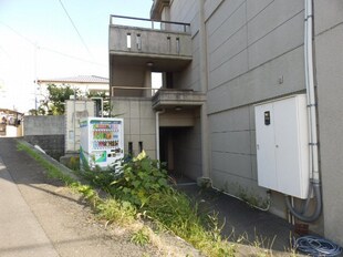 マンション山﨑Ⅲの物件外観写真